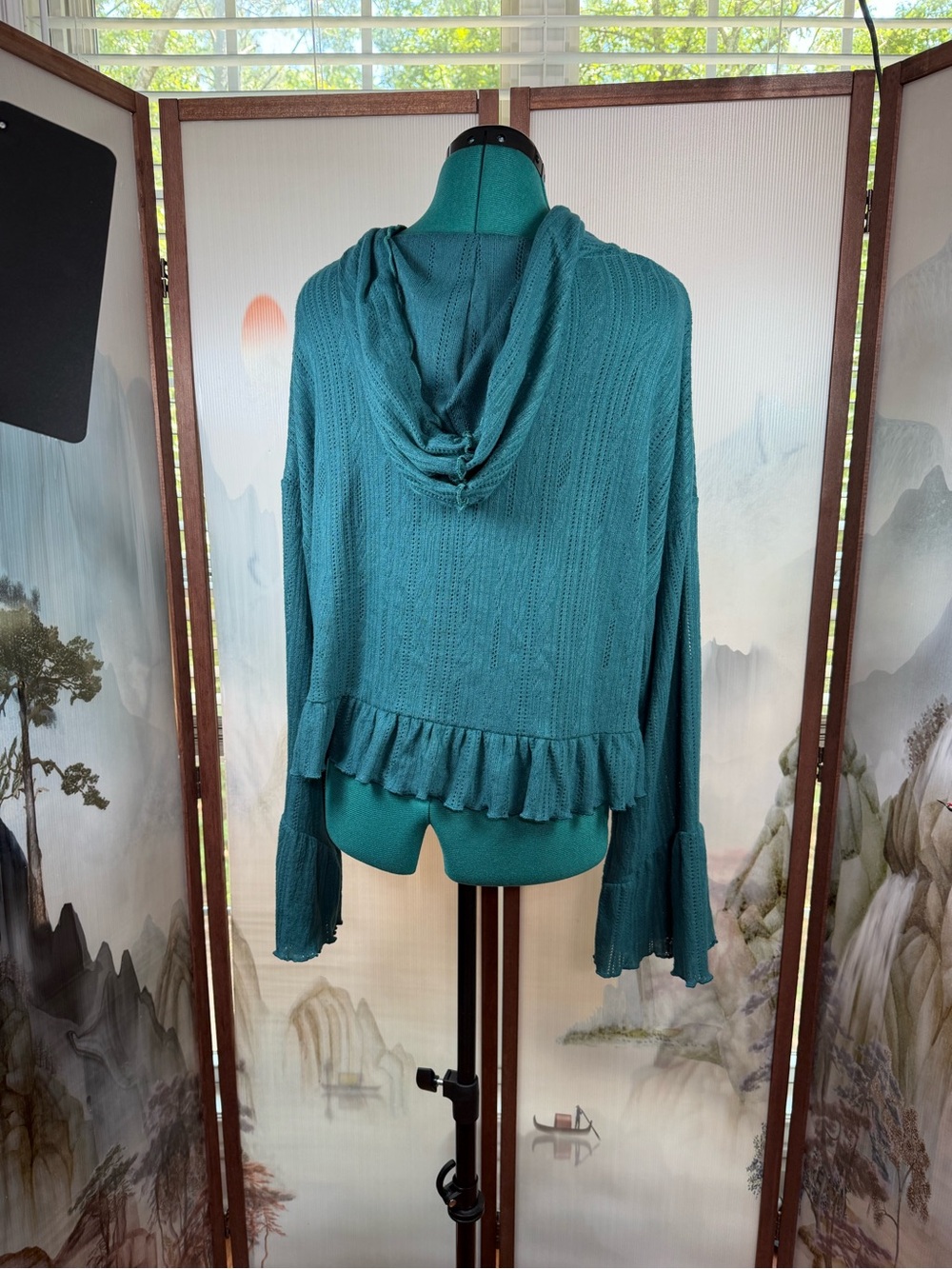 Urban Outfitters NWT L Teal Open Knit Cropped Hoodie Ruffle Bell Sleeve Boho - Picture 5 of 9